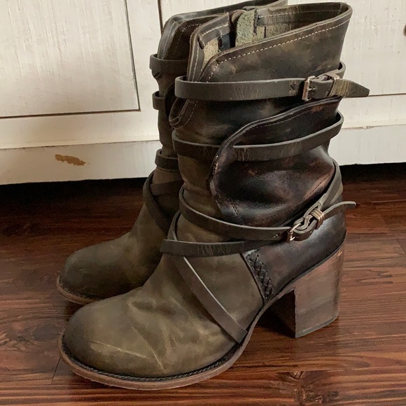 Freebird Baker Size 1 Stone Boots 